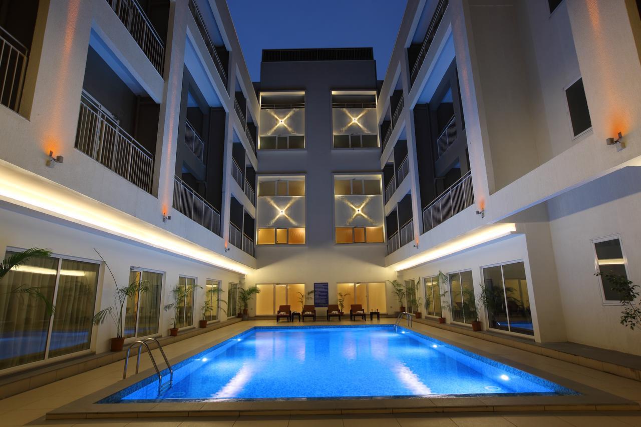 Starlit Suites Kochi Exterior foto